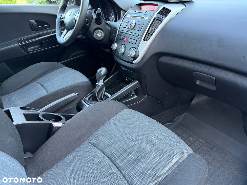 Kia Ceed 1.4 Comfort - 13
