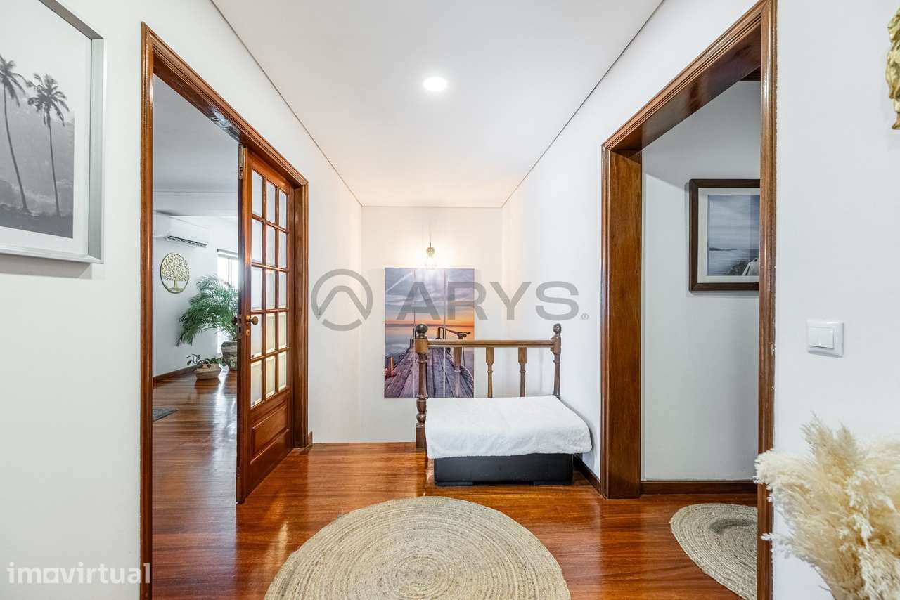 Penthouse Duplex T4 com Terraços Panorâmicos no Coração da Cidade - Grande imagem: 3/30