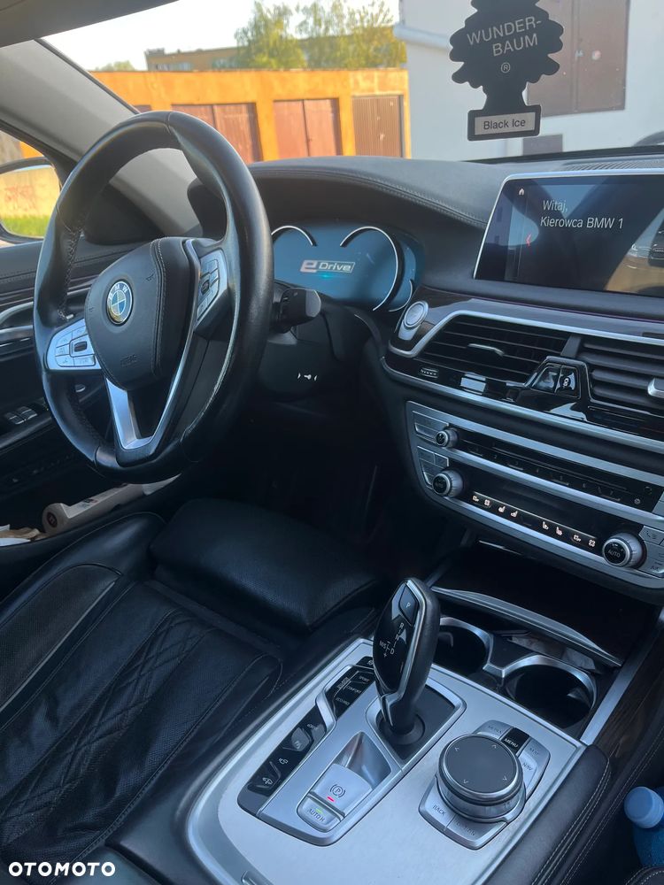 BMW Seria 7 740e iPerformance - 9