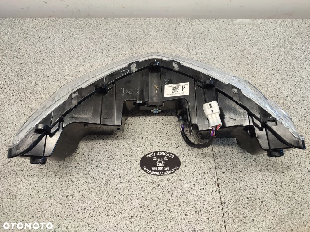 Lampa przód, przednia, reflektor Aprilia Tuona 125 RS125 RS 125 - 23