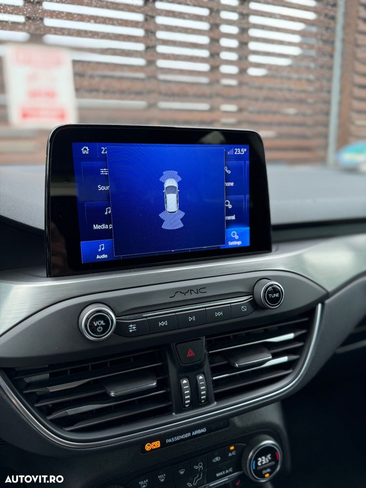 Ford Focus 1.5 EcoBlue Start-Stopp-System TITANIUM STYLE - 34