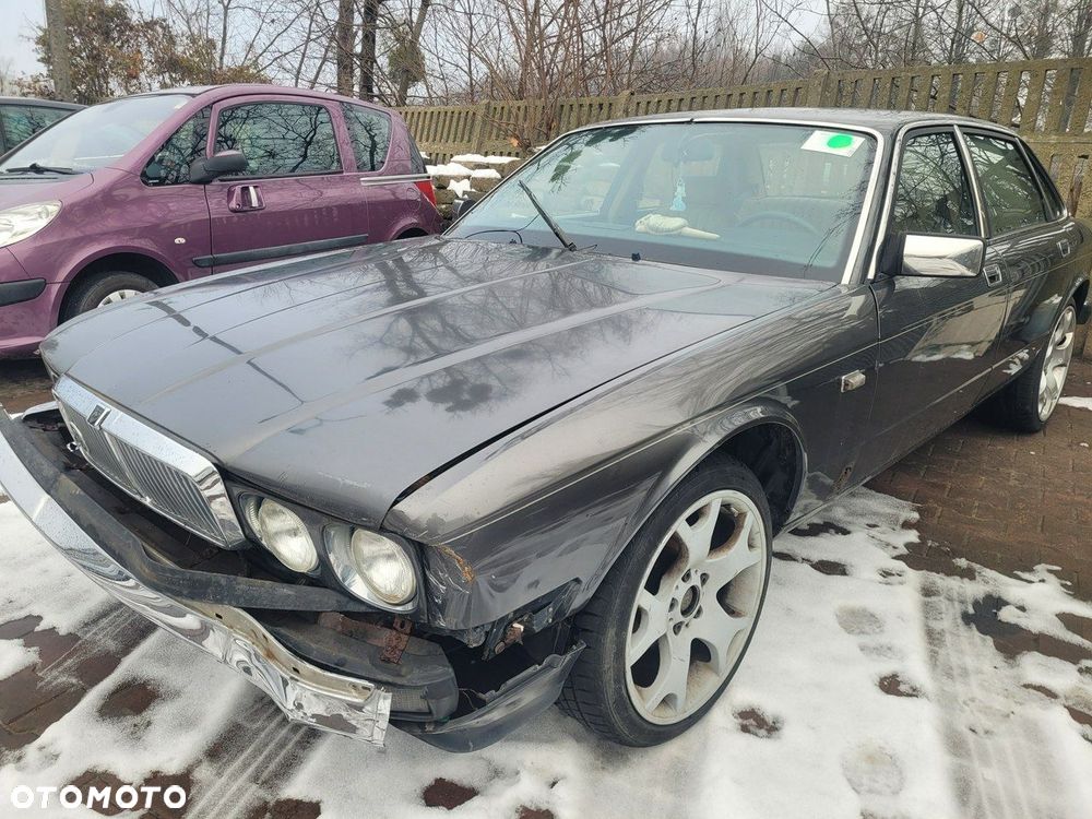 Jaguar XJ - 3
