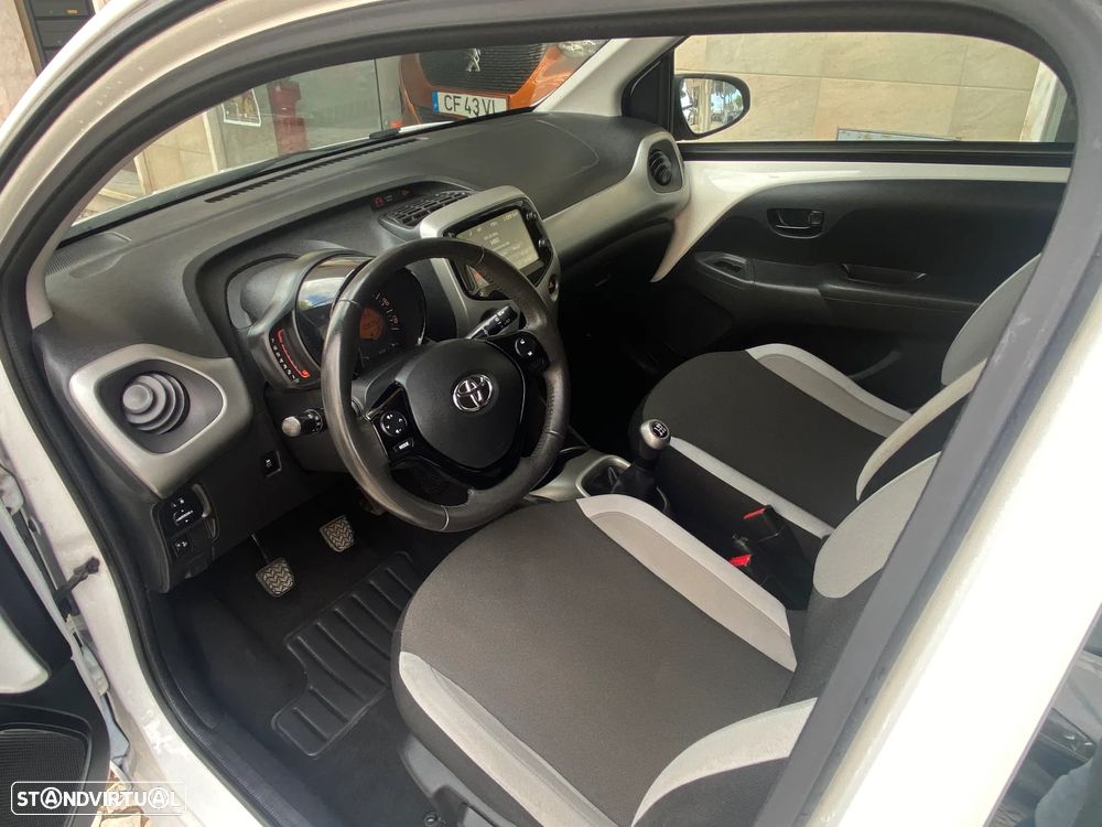 Toyota Aygo x-play touch - 35