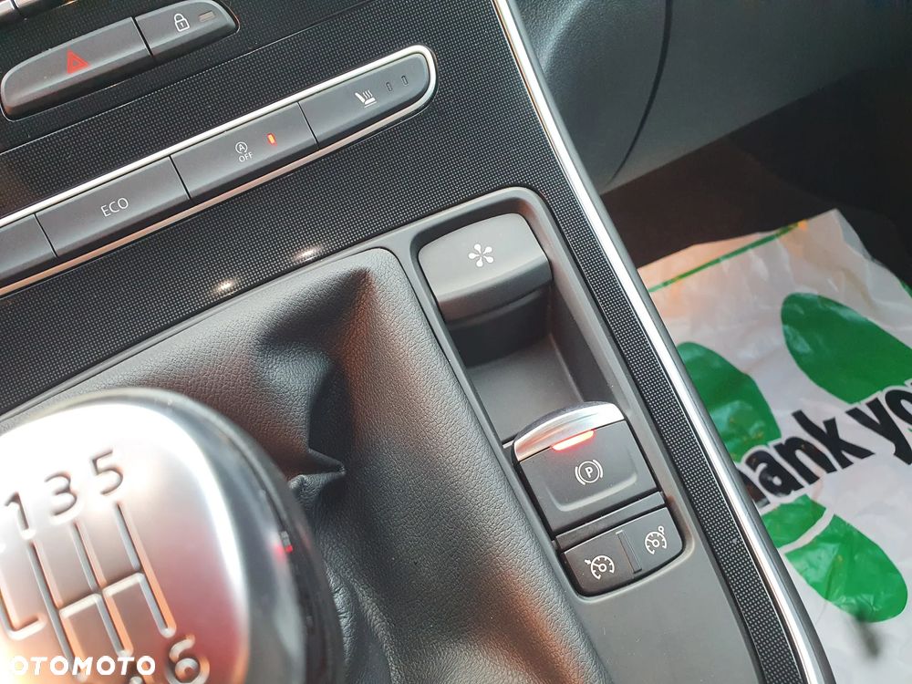 Renault Scenic 1.3 TCe FAP Intens - 22