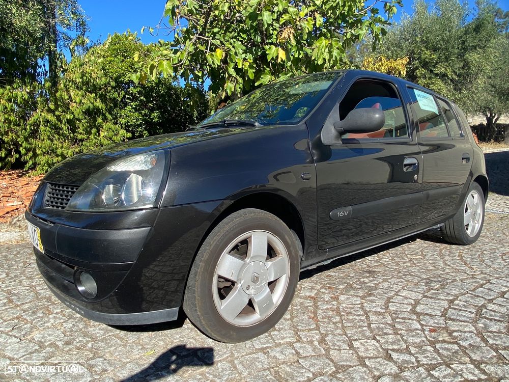 Renault Clio 1.2 16V Confort - 10