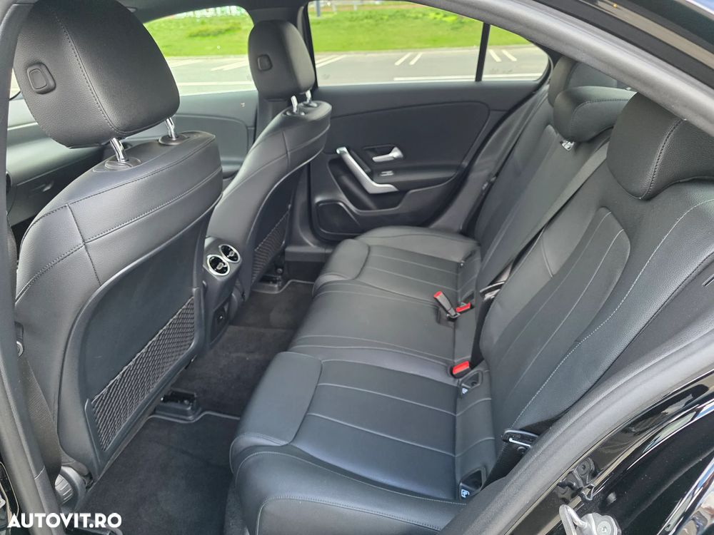 Mercedes-Benz A 180 Sedan 7G-DCT - 11