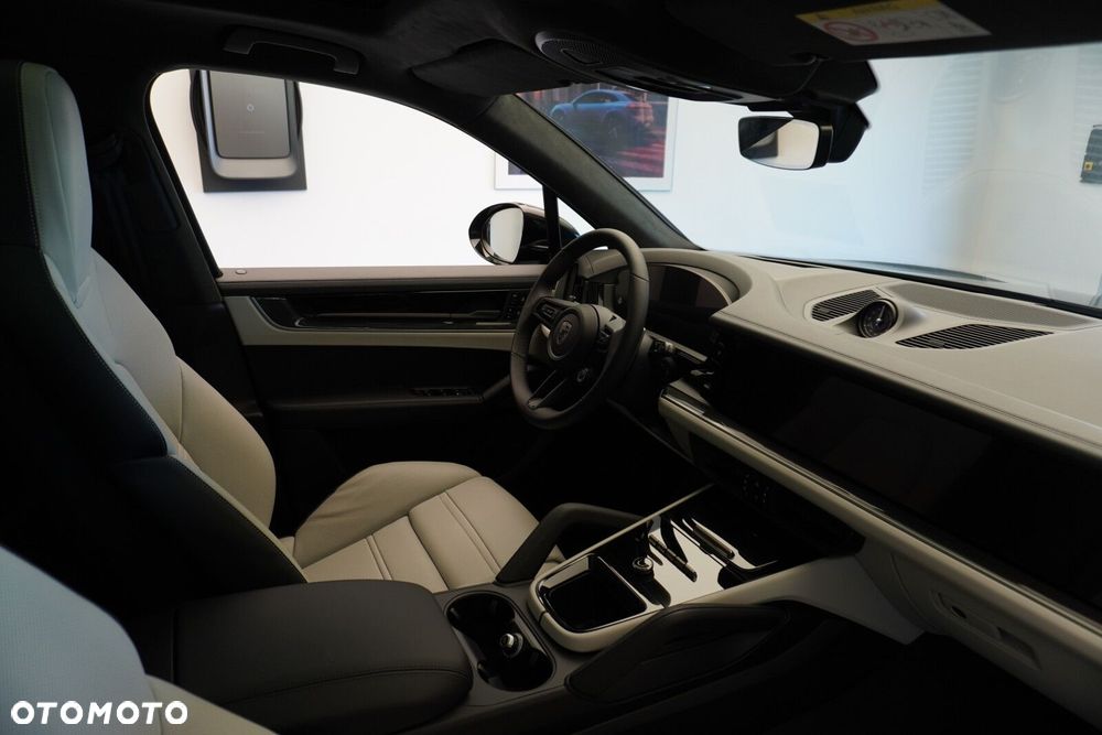 Porsche Cayenne - 26