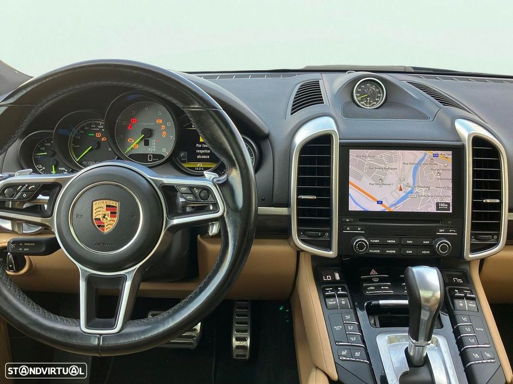 Porsche Cayenne S E-Hybrid - 11