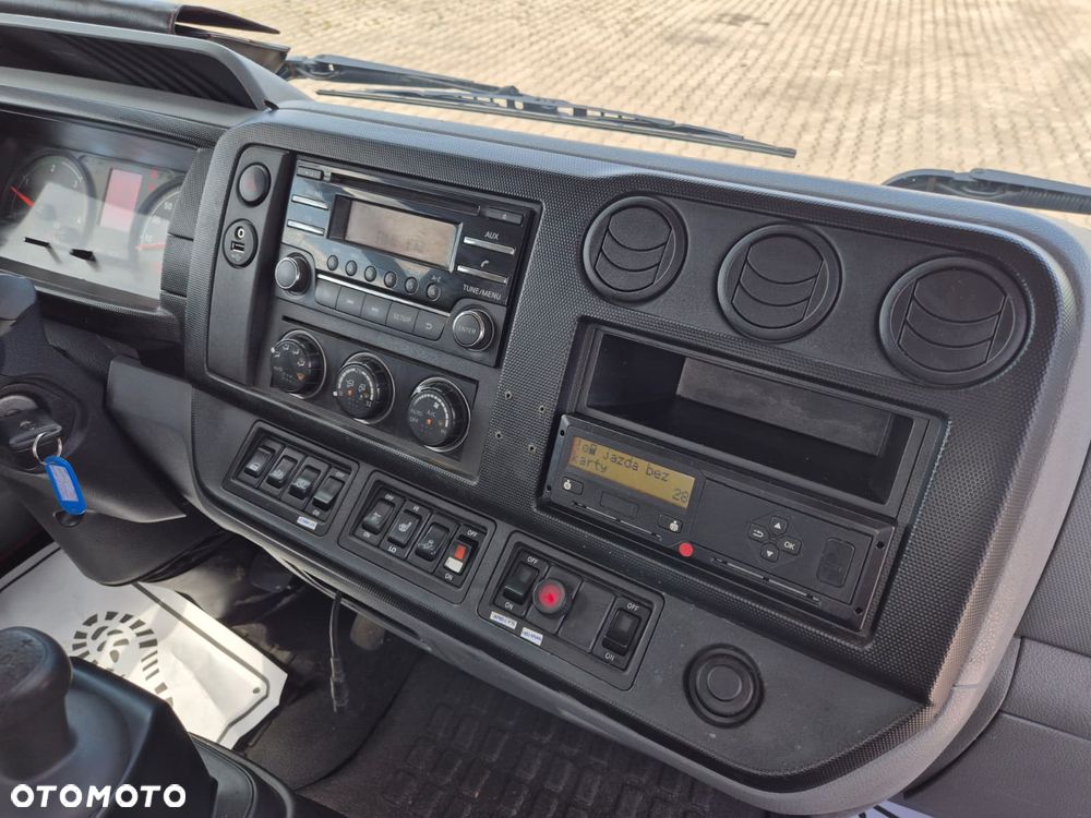 Renault D 7.5 180 / SKRZYNIA / HDS FASSI F32 / NISKI PRZEBIEG / BEZWYPADKOWY / OKLEJONY / AUTOMAT / CHWYTAK / SERWISOWANY / UNIKAT / EURO 6 - 24