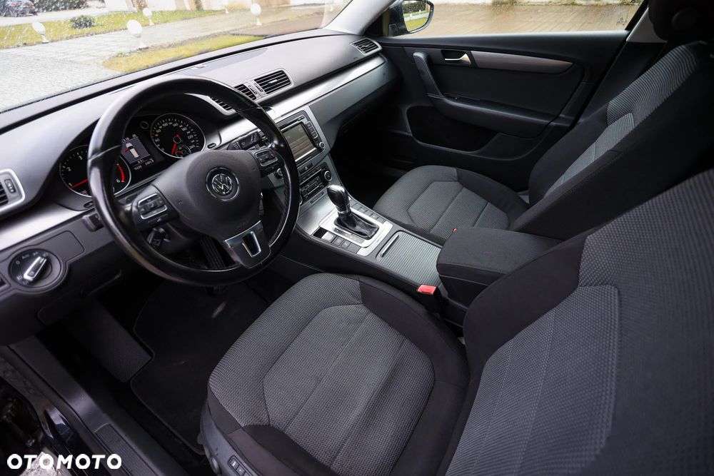 Volkswagen Passat 2.0 TDI 4Motion DSG BlueMotion Tech Highline - 17