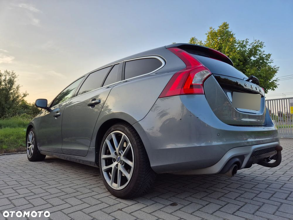 Volvo V60 D4 Drive-E R-Design Momentum - 19