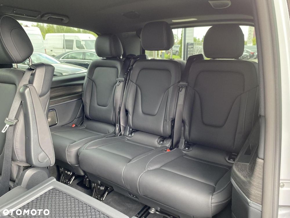 Mercedes-Benz Klasa V - 17