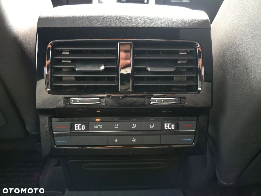 Volkswagen Touareg 3.0 V6 TDI 4Motion R-Line - 17