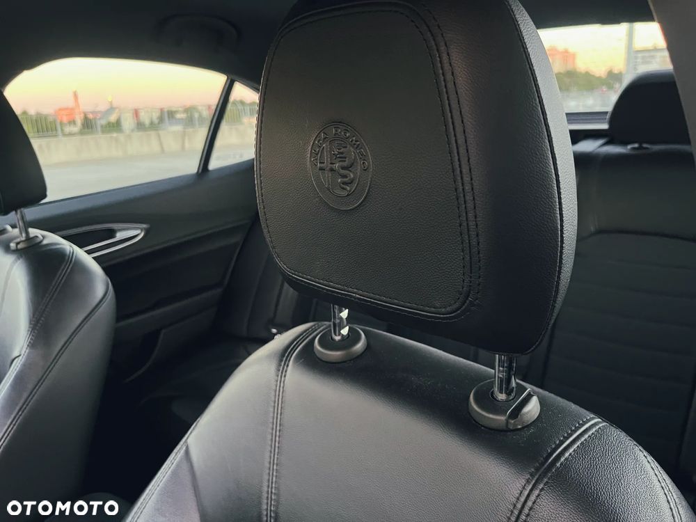 Alfa Romeo Giulia 2.2 AT8 Super - 15