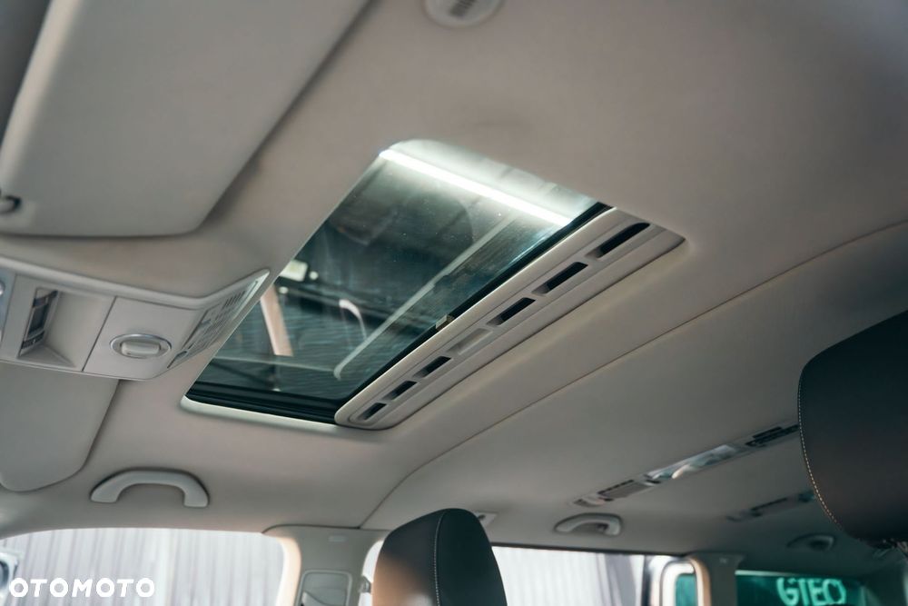 Volkswagen Multivan - 22