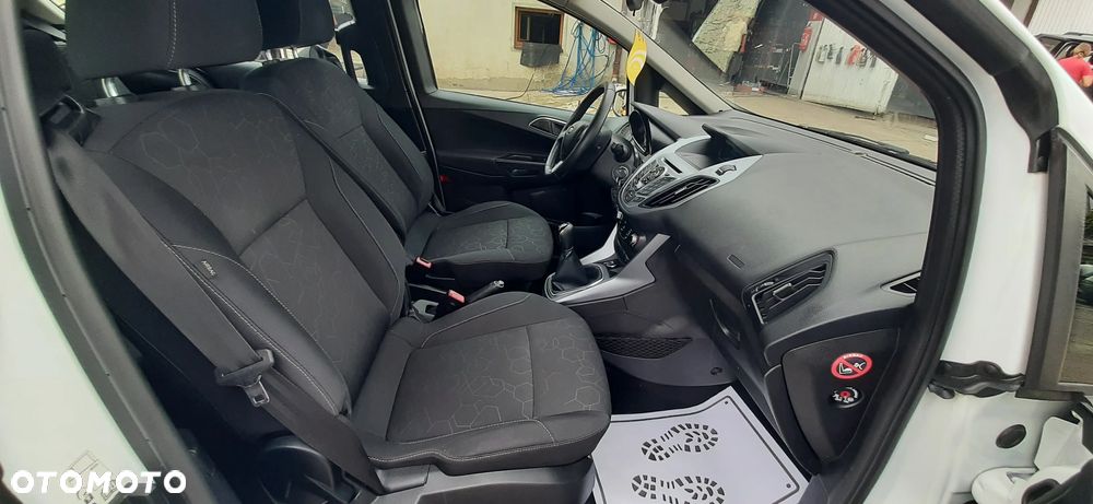 Ford B-MAX - 38