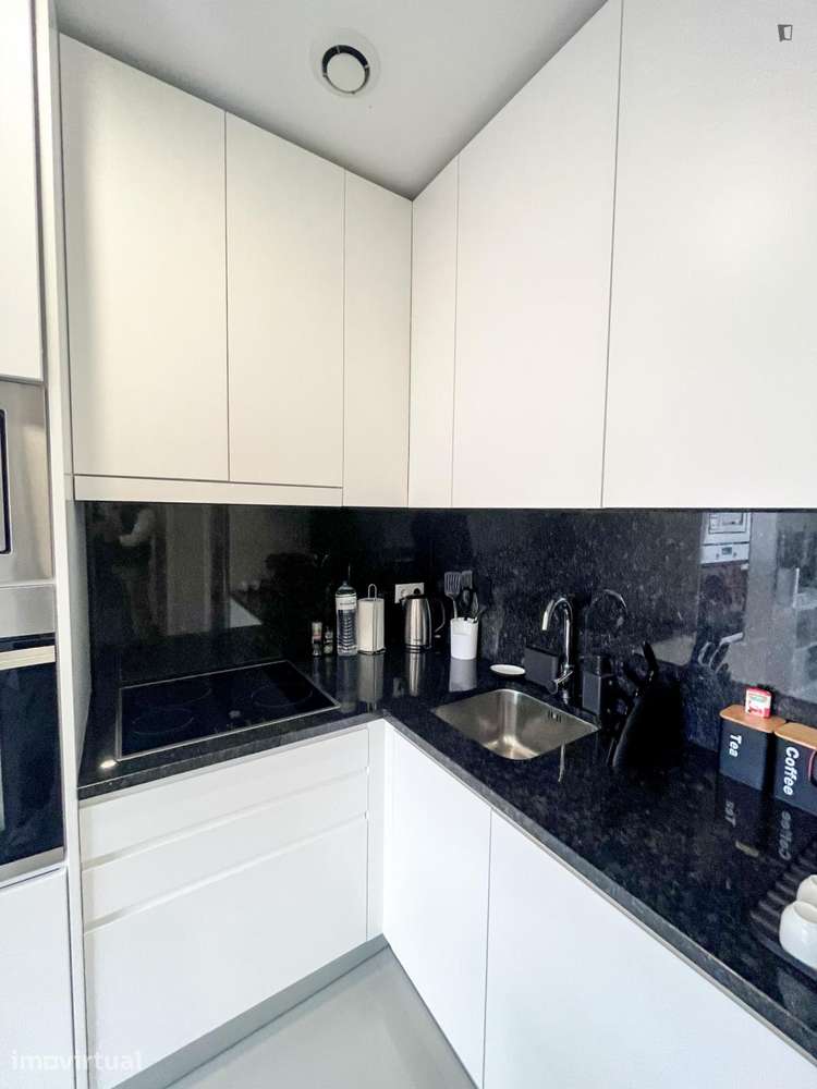 Apartamento com 2 quartos - localizado em Miragaia Porto - Grande imagem: 2/28