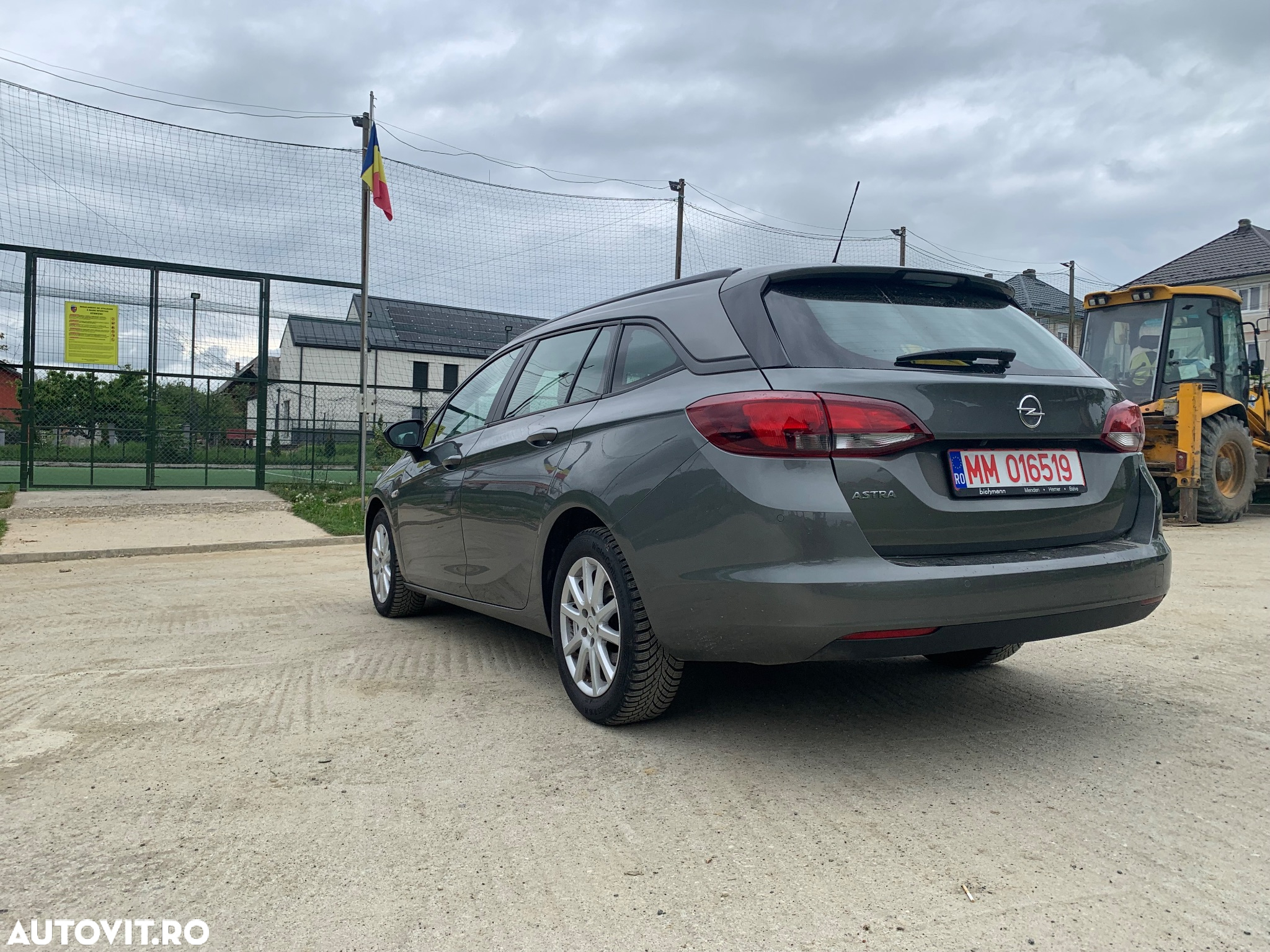 Opel Astra 1.5 D Start/Stop Sports Tourer Business Edition - 4