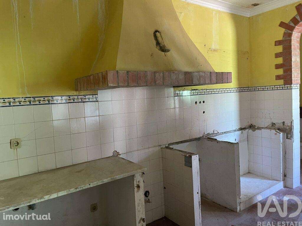 Casa de Cidade T6 em Almeirim de 391,00 m2 - Grande imagem: 2/22