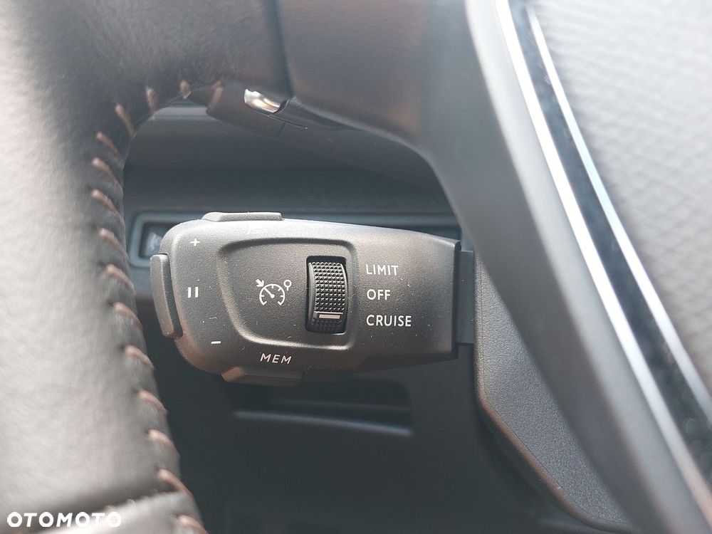 Peugeot 2008 1.2 PureTech Allure Pack S&S EAT8 - 28