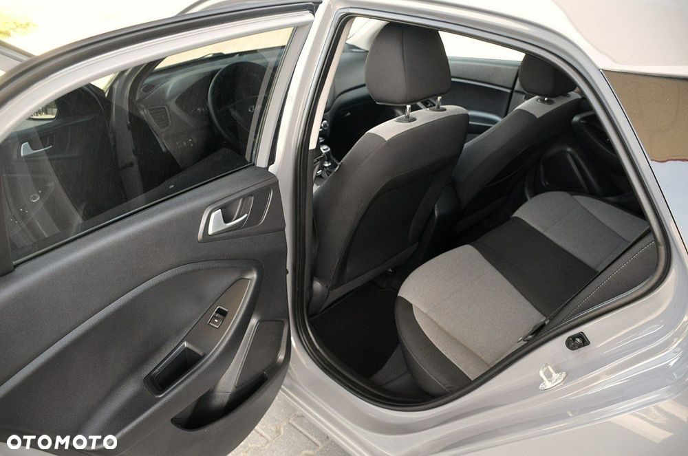 Hyundai i20 - 15