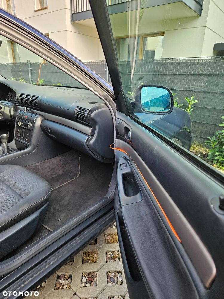 Audi A4 Limousine 1.6 - 10