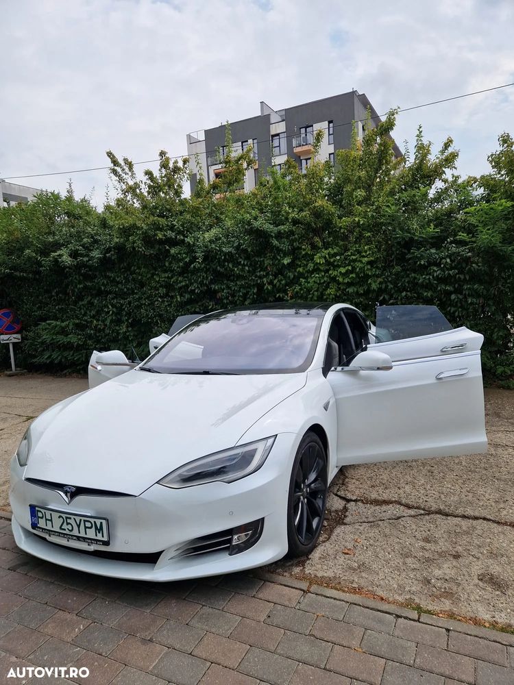 Tesla Model S - 6