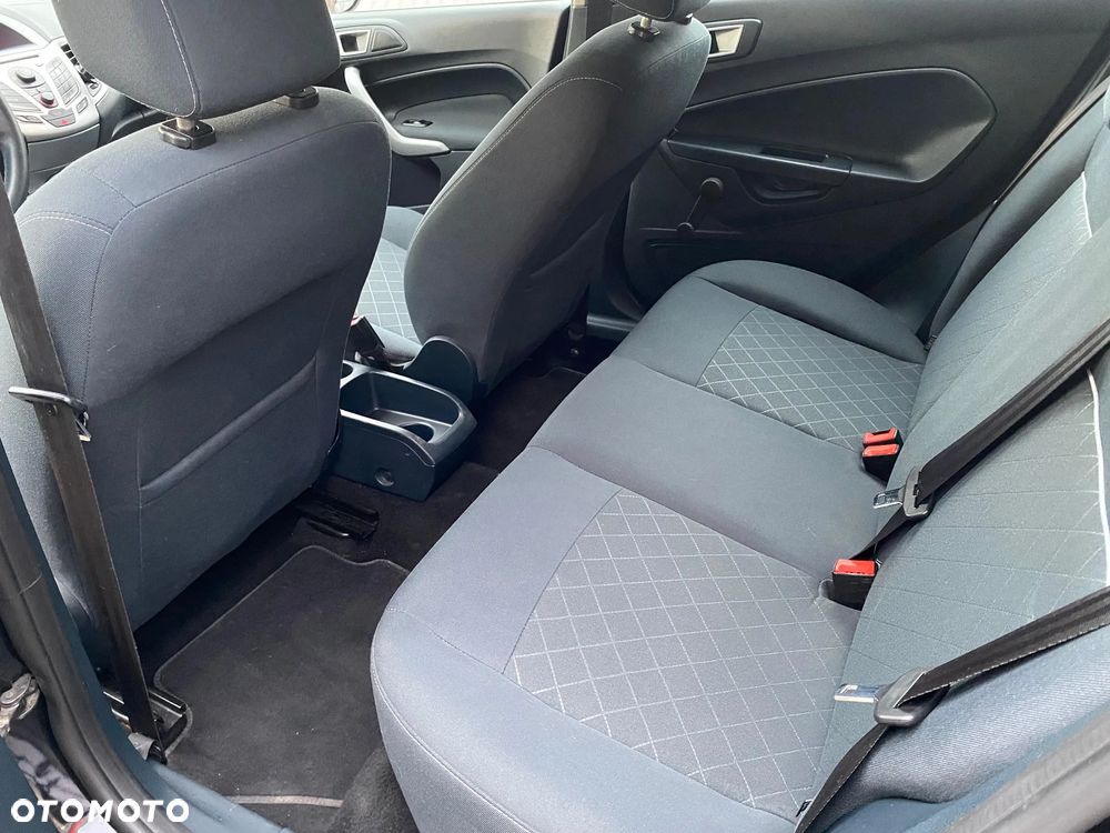 Ford Fiesta - 12