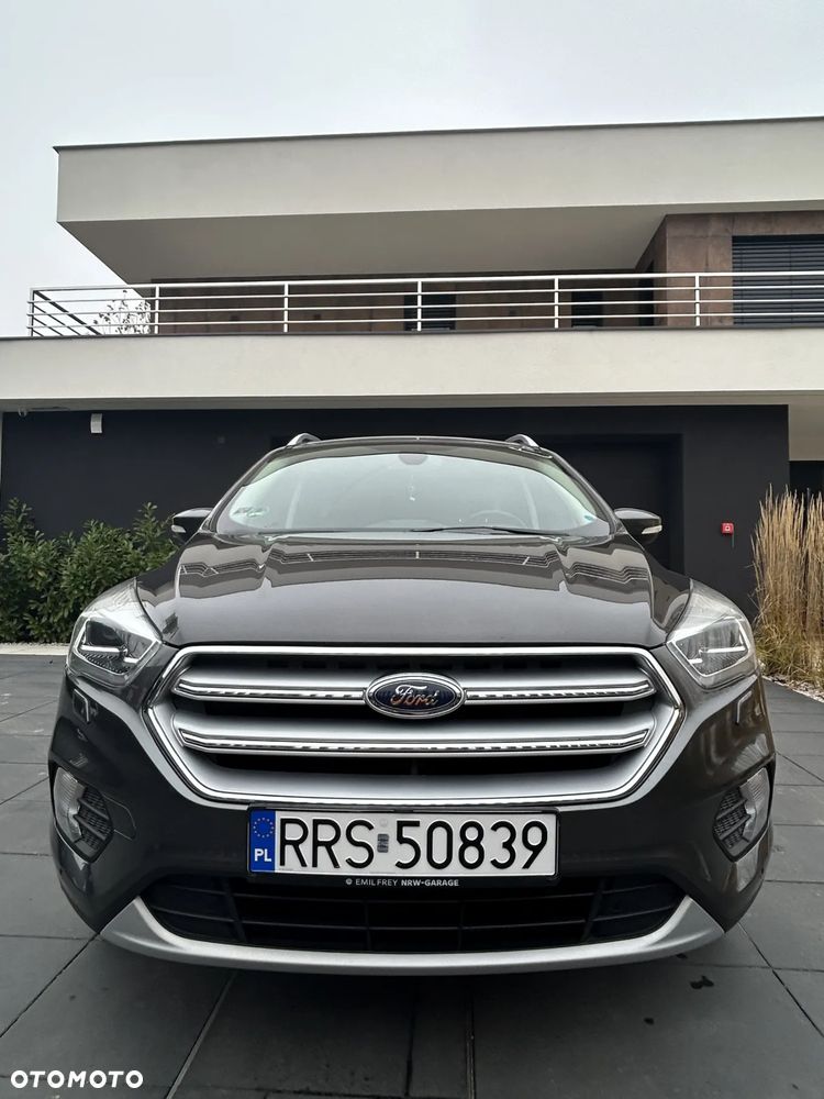 Ford Kuga 1.5 EcoBoost 4x4 Titanium - 4