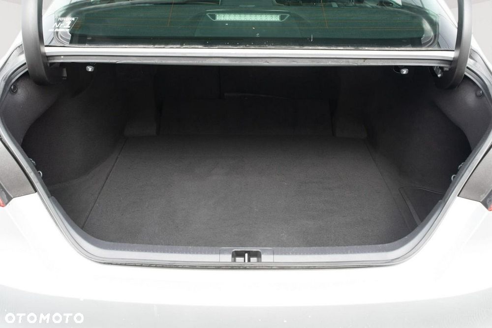 Toyota Camry - 23