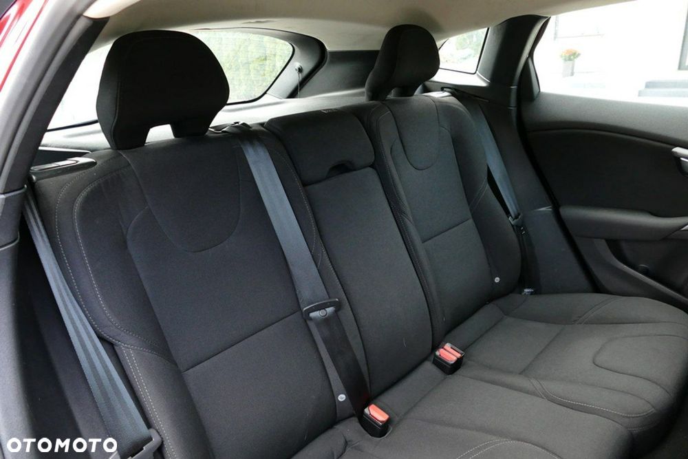 Volvo V40 Cross Country - 27