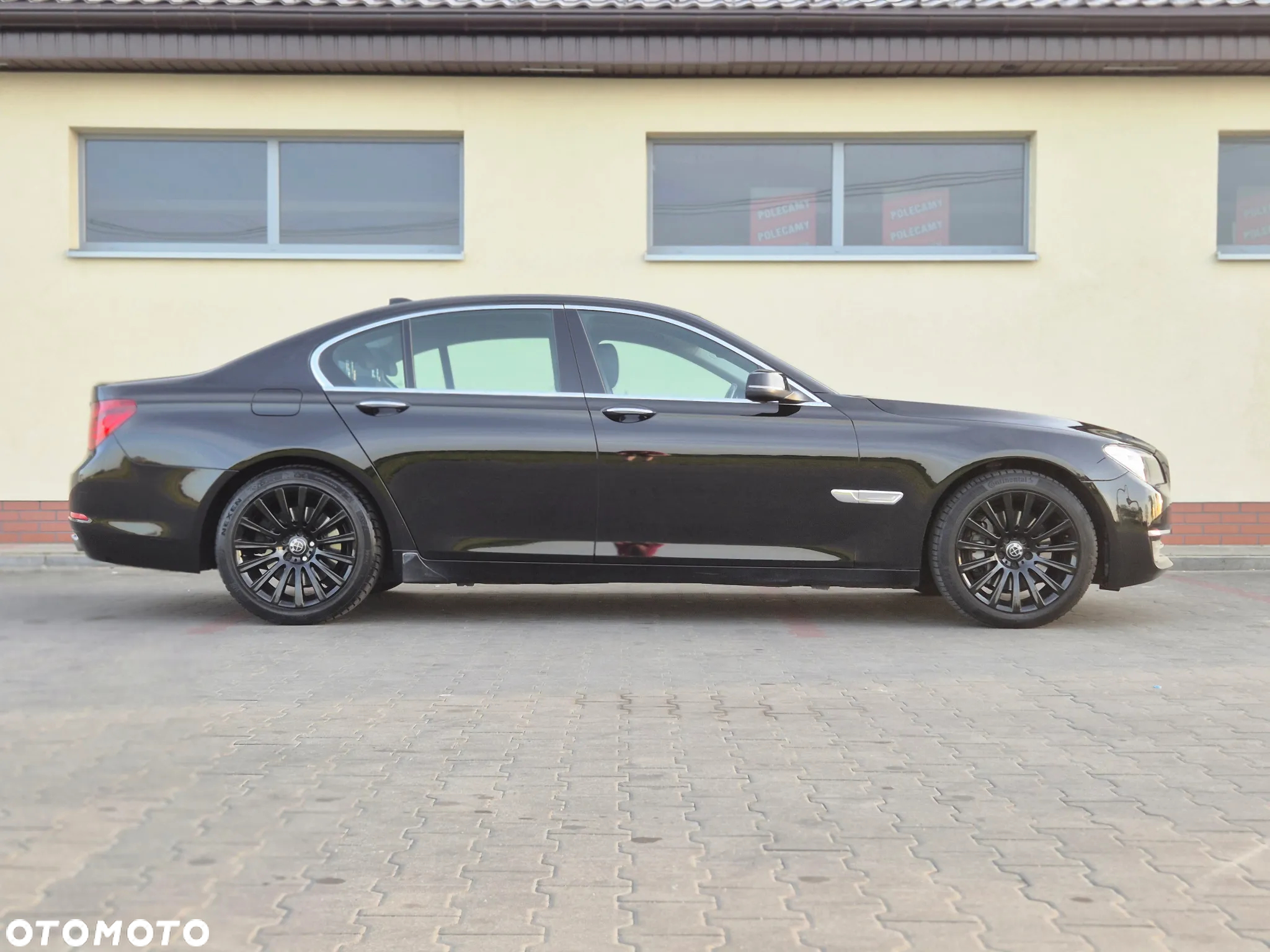 BMW Seria 7 740i - 4