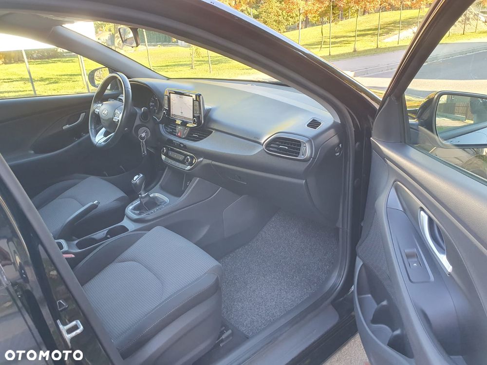 Hyundai i30 1.4 Select - 11
