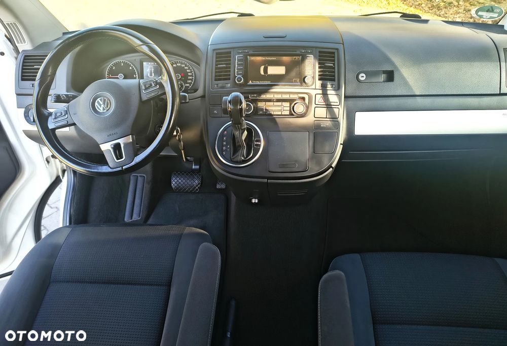 Volkswagen Multivan - 11