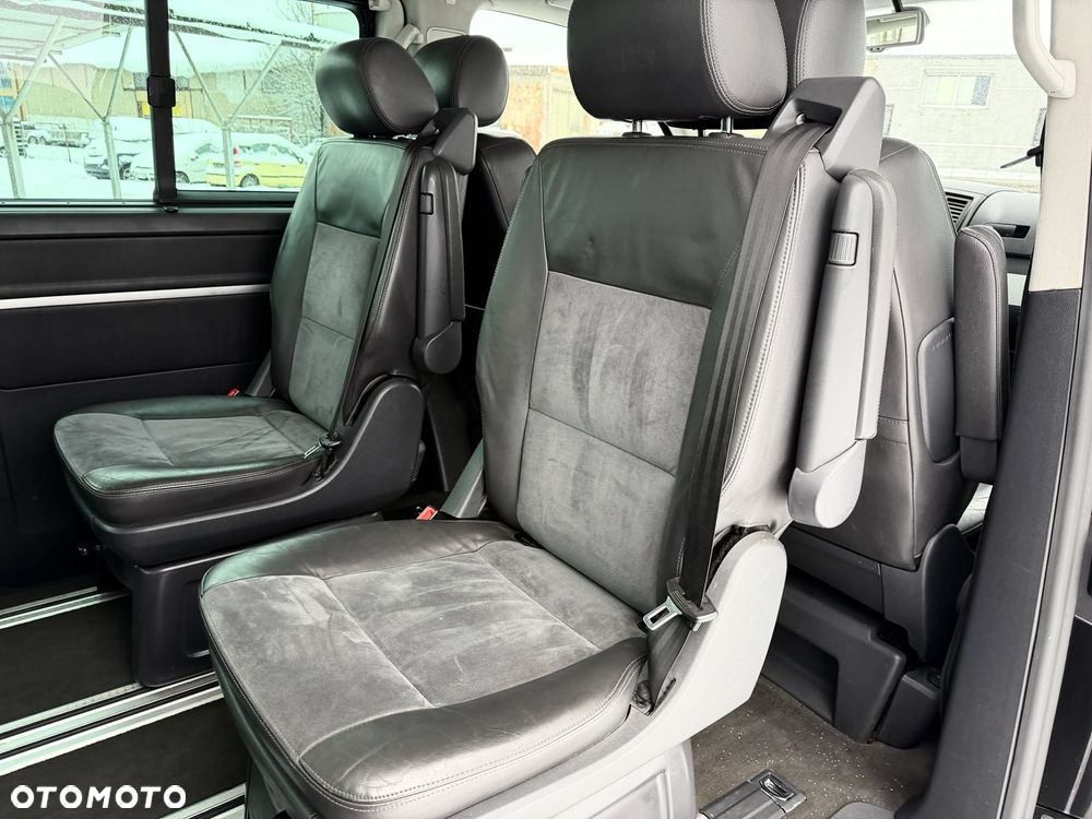 Volkswagen Multivan - 22