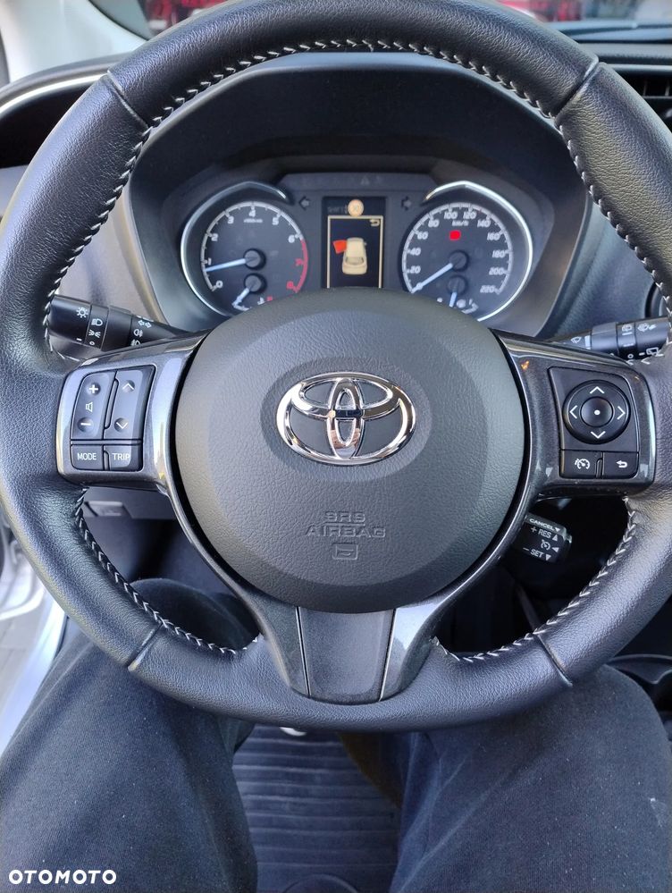 Toyota Yaris 1.5 Premium - 14