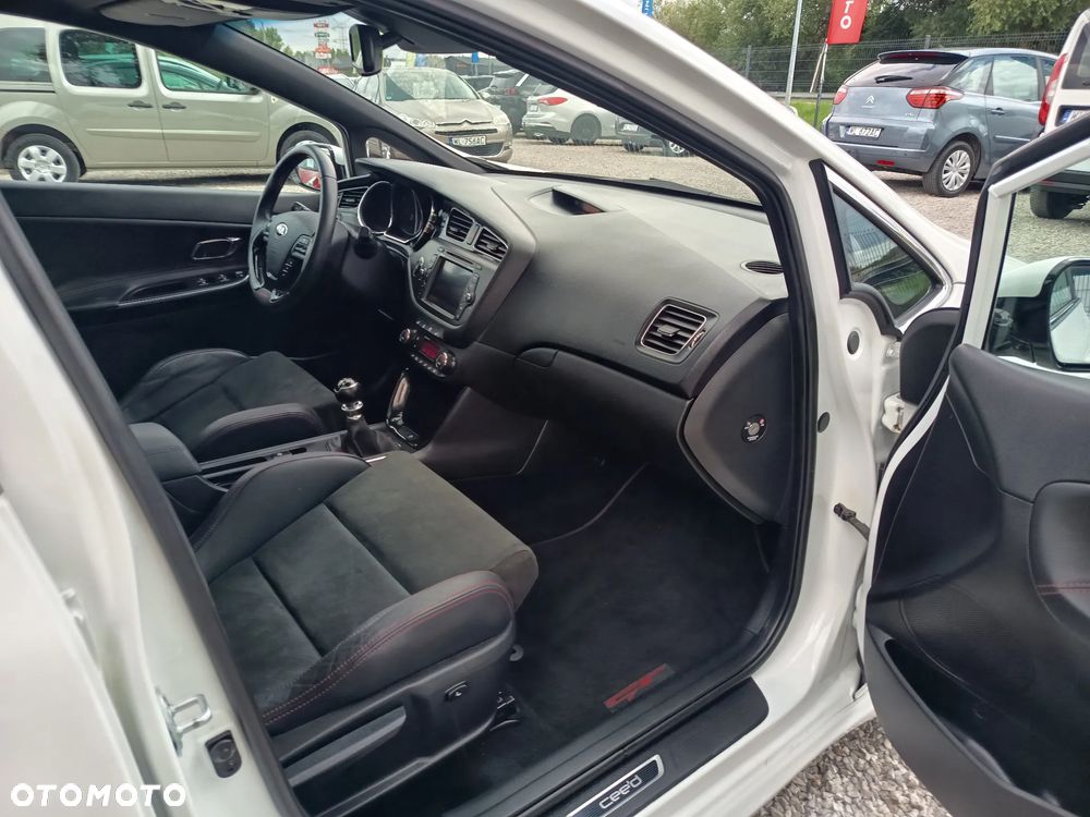 Kia Ceed 1.6 T-GDI GT - 35