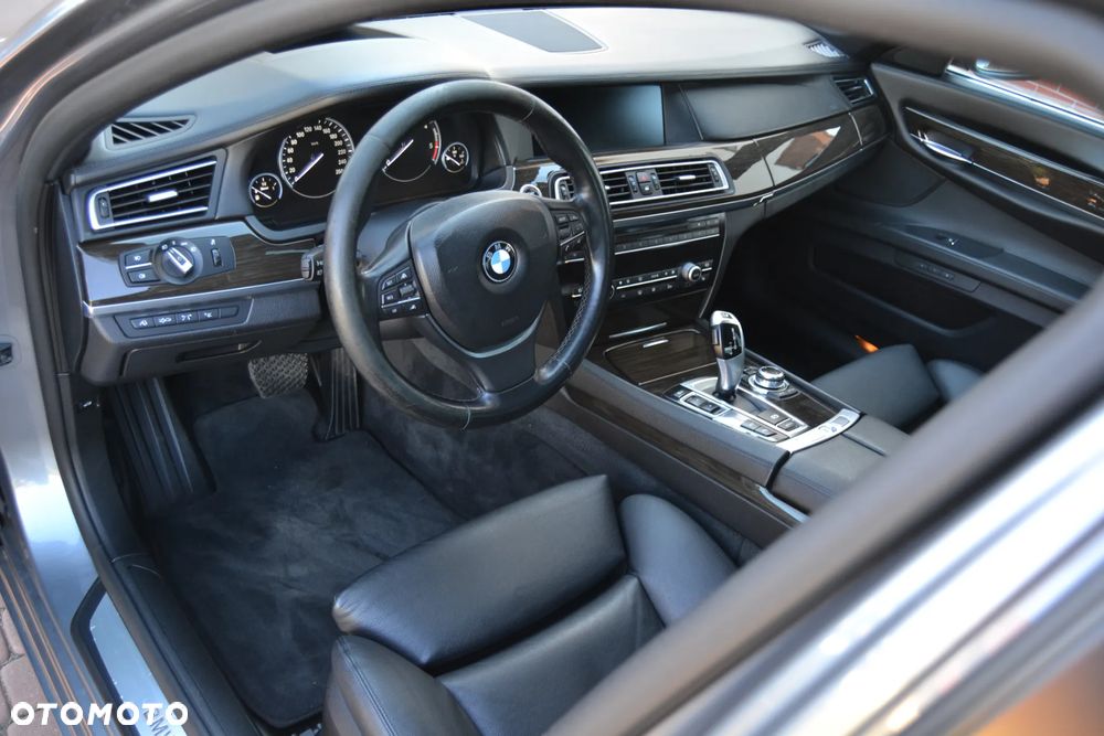 BMW Seria 7 730d - 17