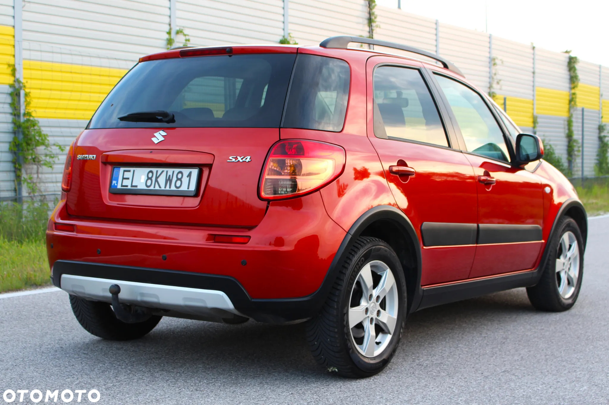 Suzuki SX4 1.6 Comfort Plus - 12