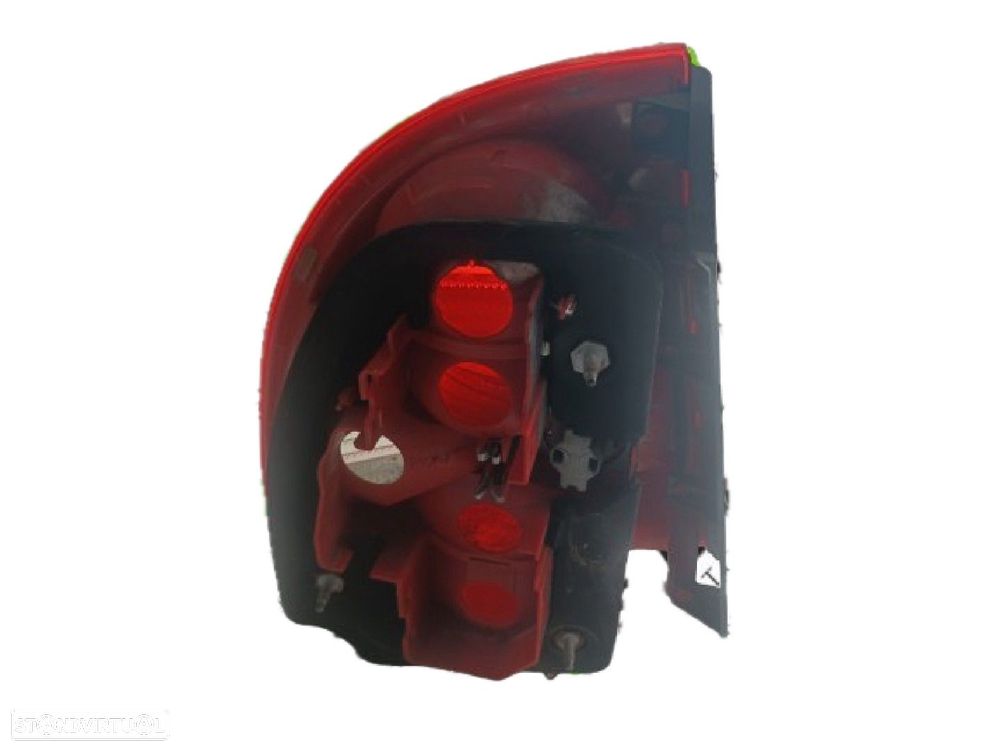 Farolim Dto Volkswagen Passat (3B3) - 4