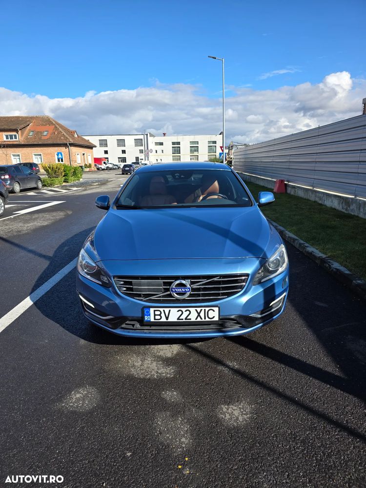 Volvo V60 D5 AWD Geartronic Momentum - 4