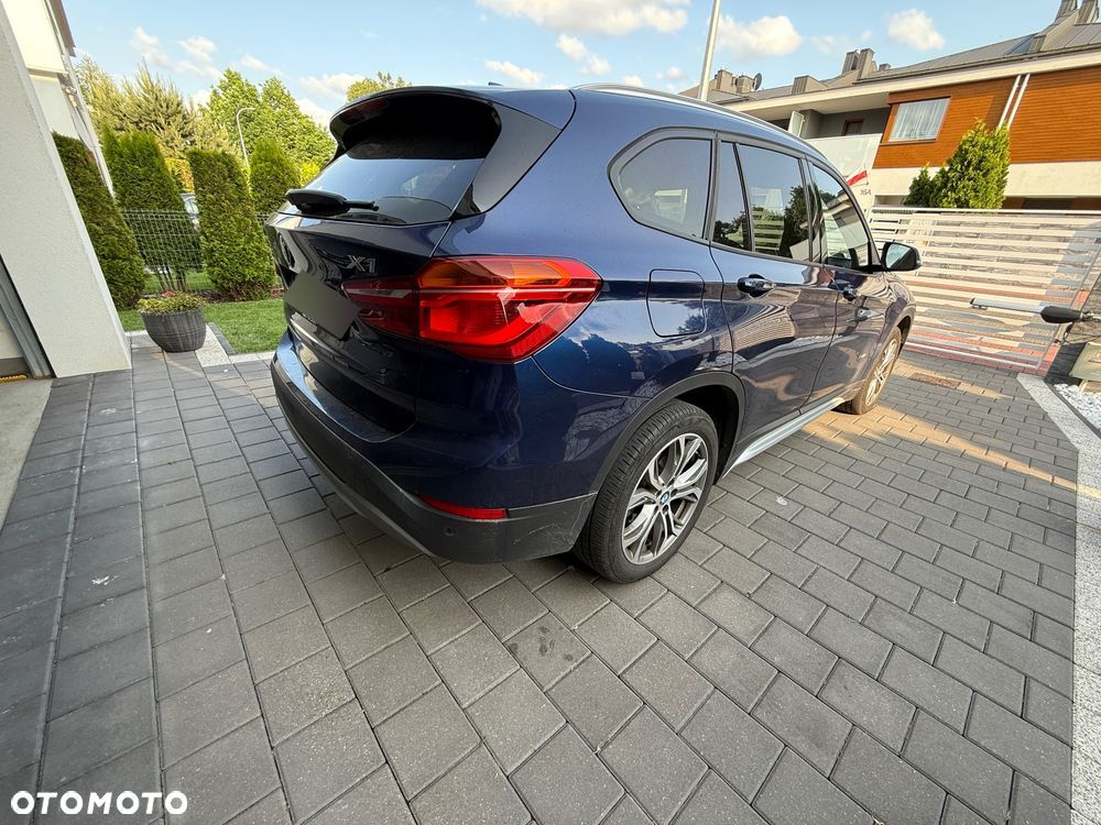 BMW X1 xDrive18d xLine - 4