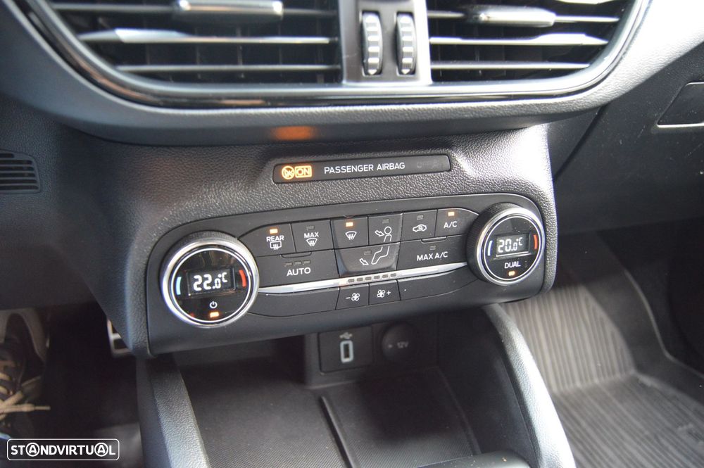 Ford Focus 1.5 TDCi ECOBlue ST-Line - 35