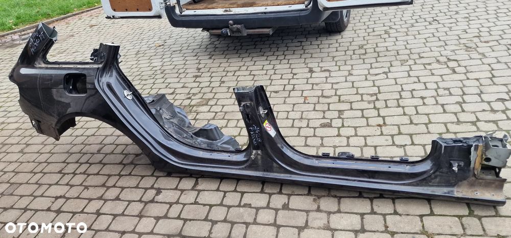 BŁOTNIK TYŁ PRÓG PRAWY AUDI A4 B8 KOMBI Avant - 1