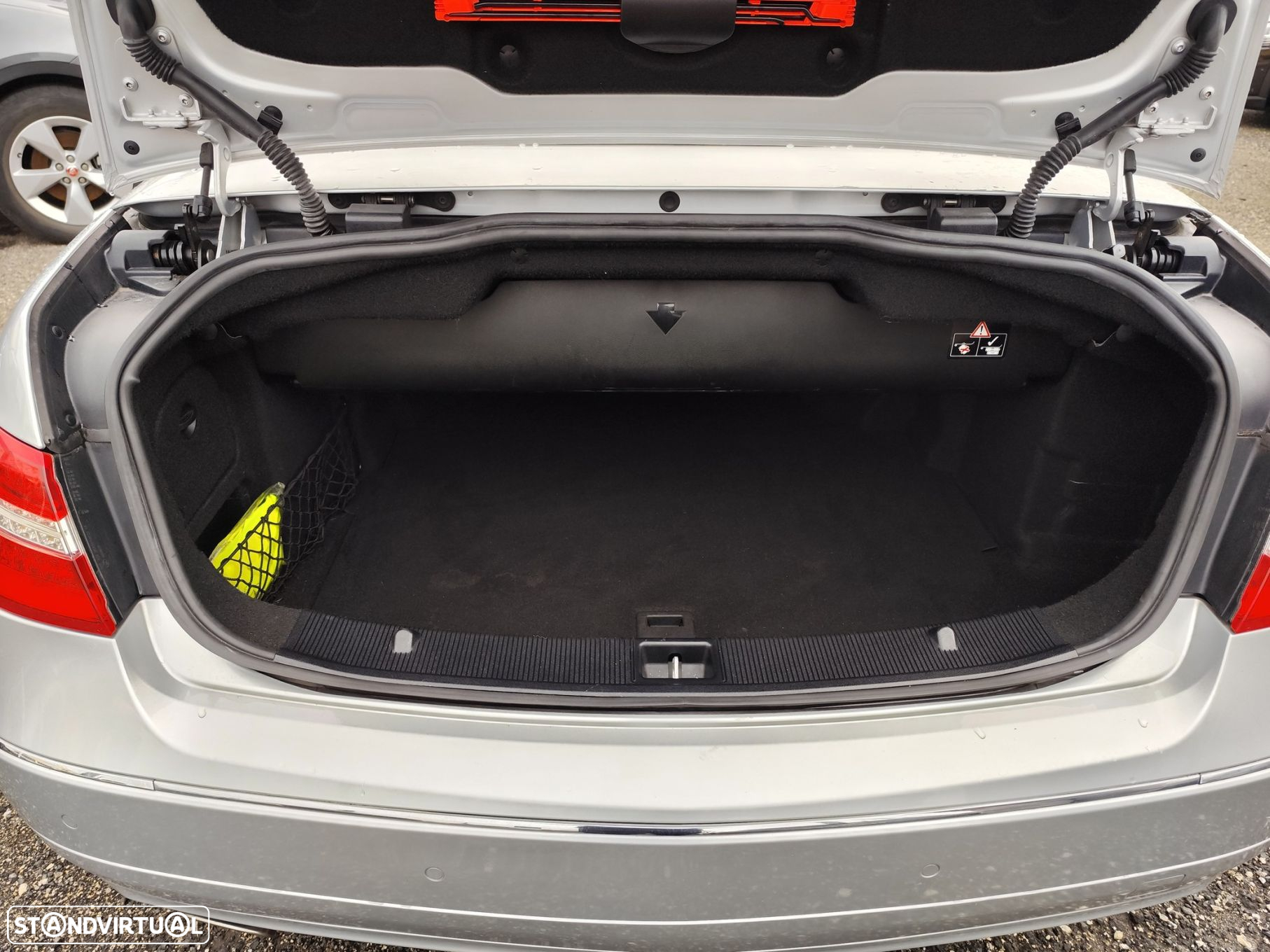 Mercedes-Benz E 220 CDi Avantgarde BlueEfficiency - 32