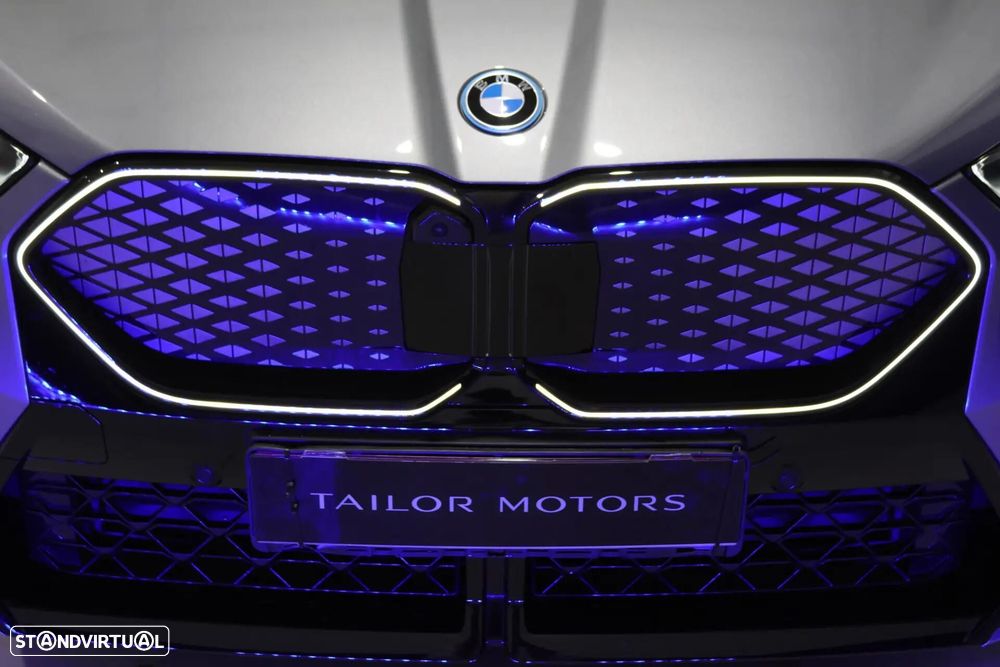 BMW iX2 eDrive20 Pack Desportivo M - 7