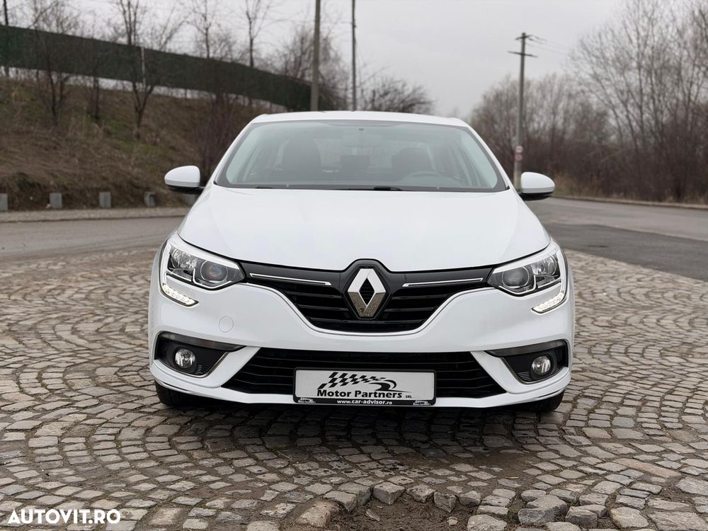 Renault Megane TCe Business - 14