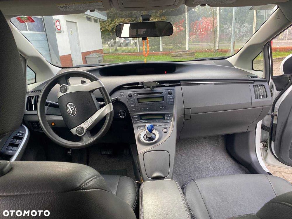 Toyota Prius - 5