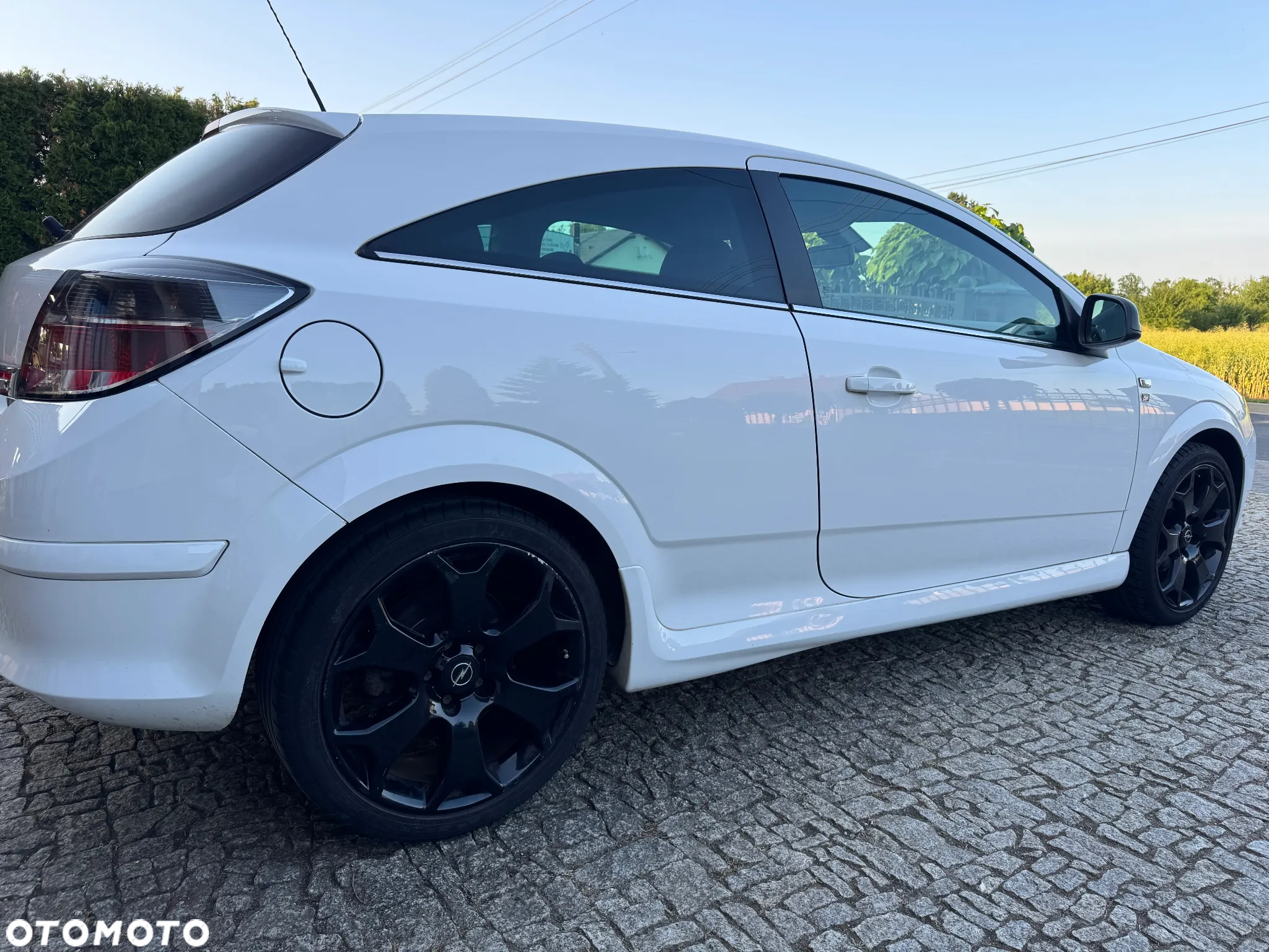 Opel Astra GTC 1.8 Edition 111 Jahre - 12