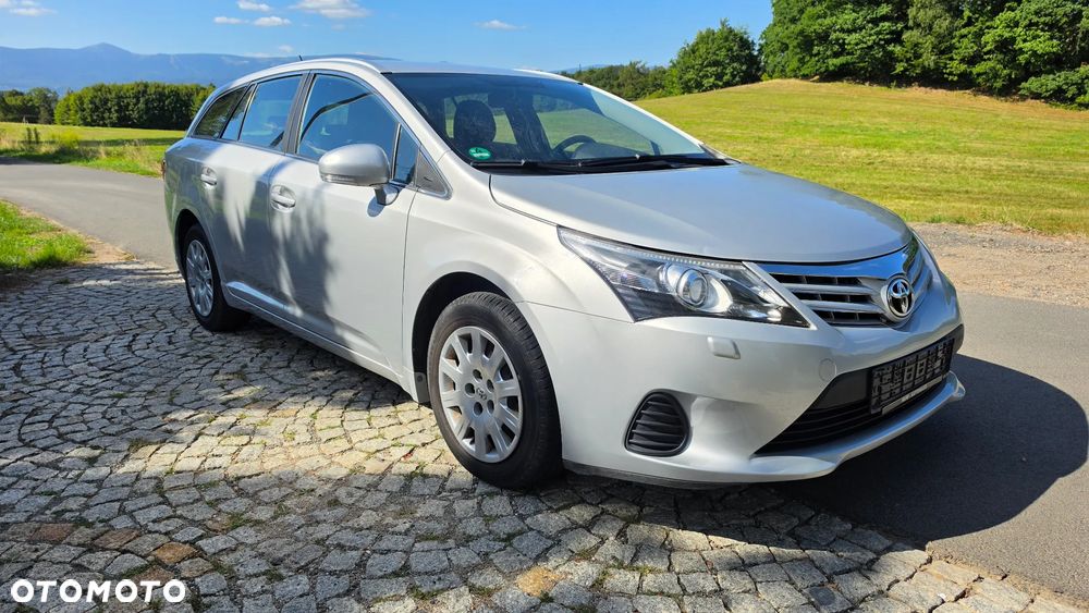 Toyota Avensis 1.6 Comfort - 3